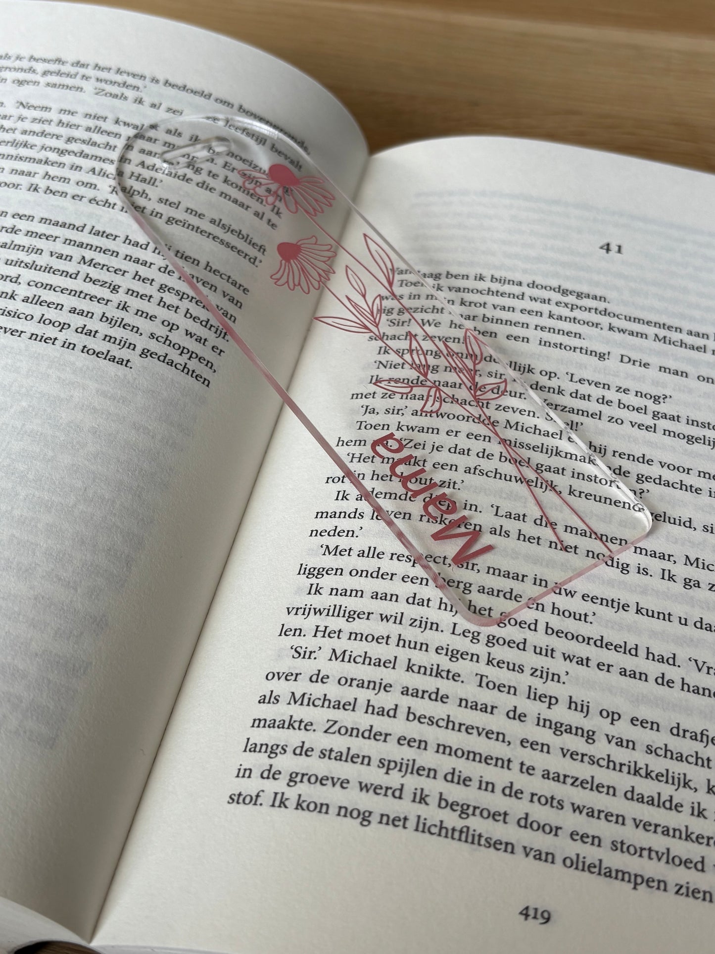 Boekenlegger met naam roze bloemen