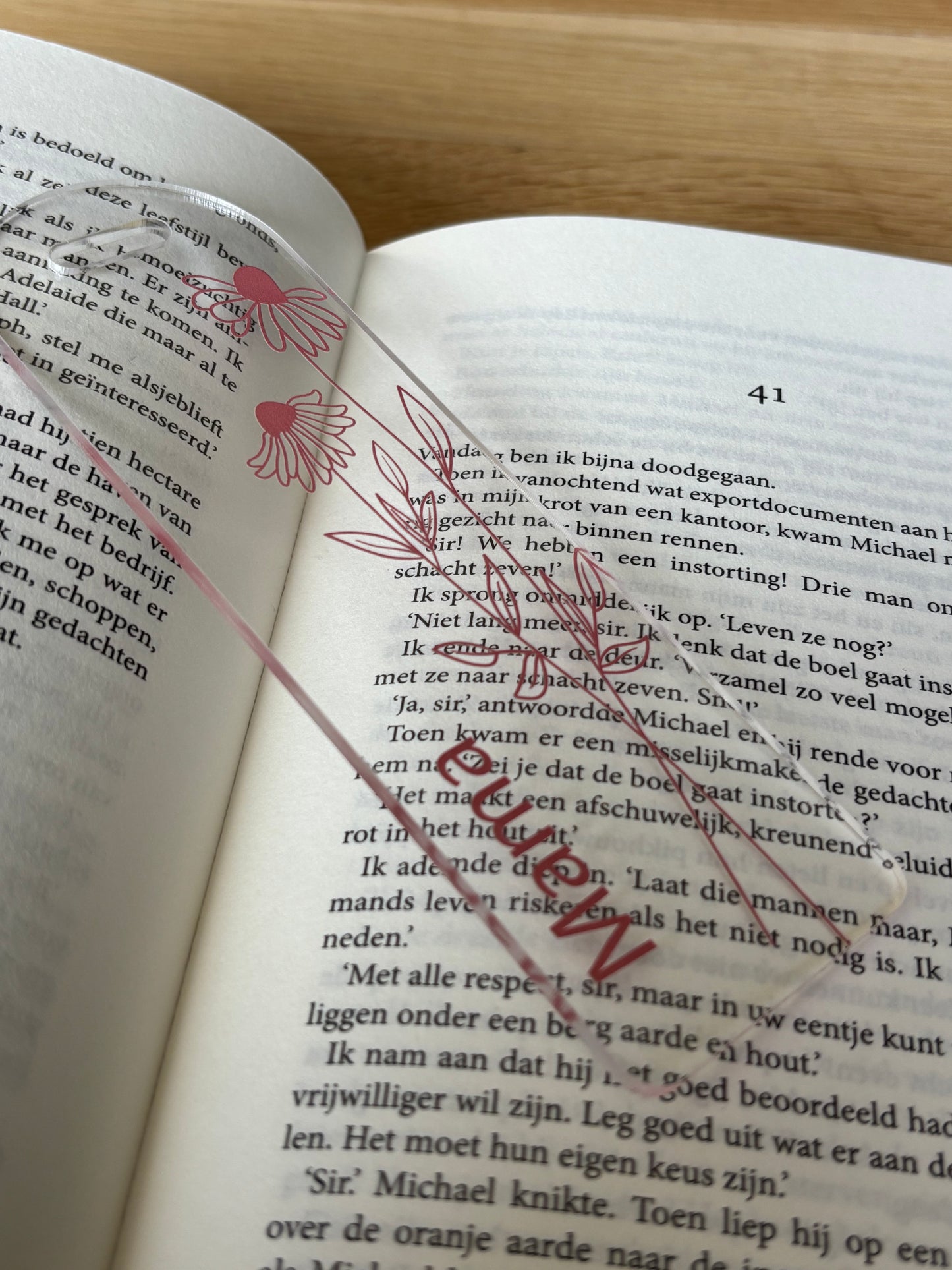 Boekenlegger met naam roze bloemen